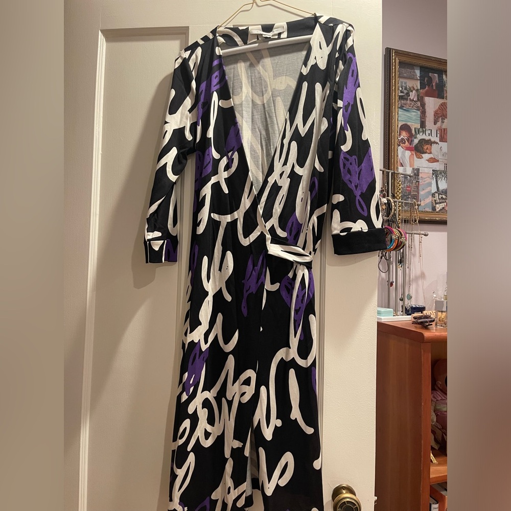 Diane von Furstenberg iconic silk black/white/purple wrap dress